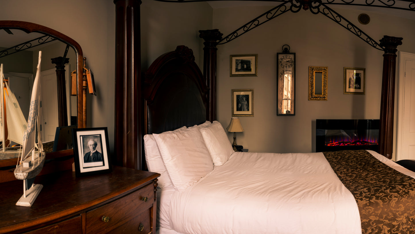 Sir J.A. Mcdonald Suite 6